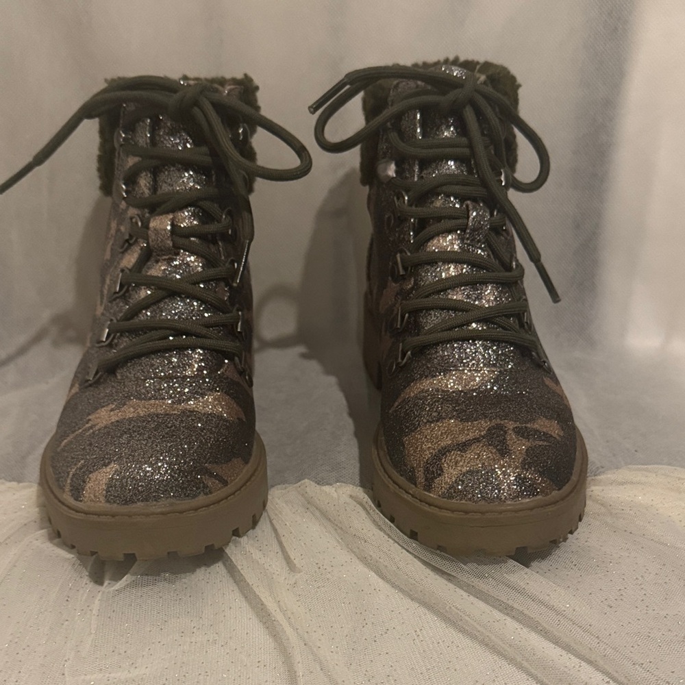 Not Rated Camouflage Glitter Lace-Up Boots Size 6